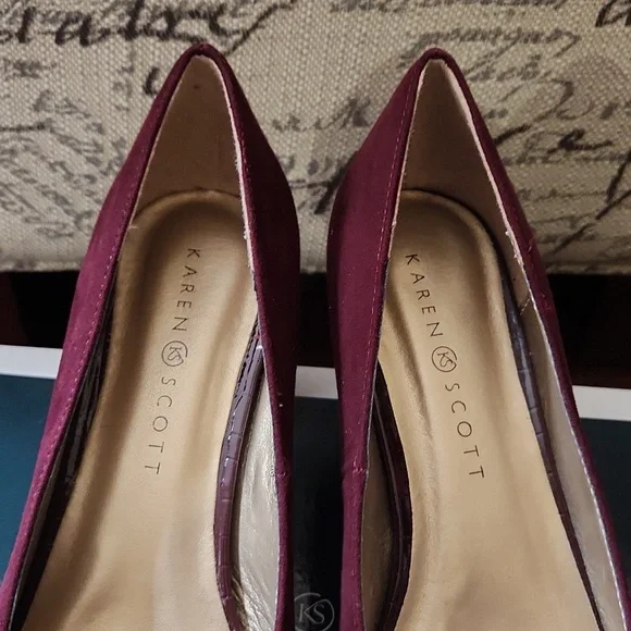 Karen Scott Penzey Dress Pumps - Picture 4 of 4